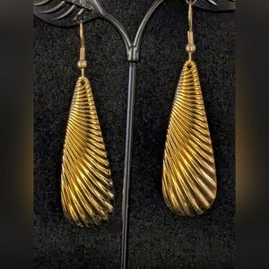 TEXTURED LONG TEAR DROP EARRINGS. 1970's - 1980's
